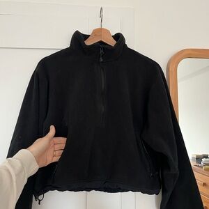 Aritzia TNA cropped fleece